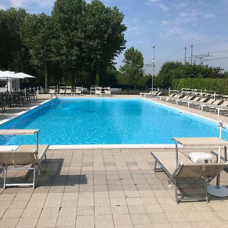 The Riverside Suite Міра Екстер'єр фото
