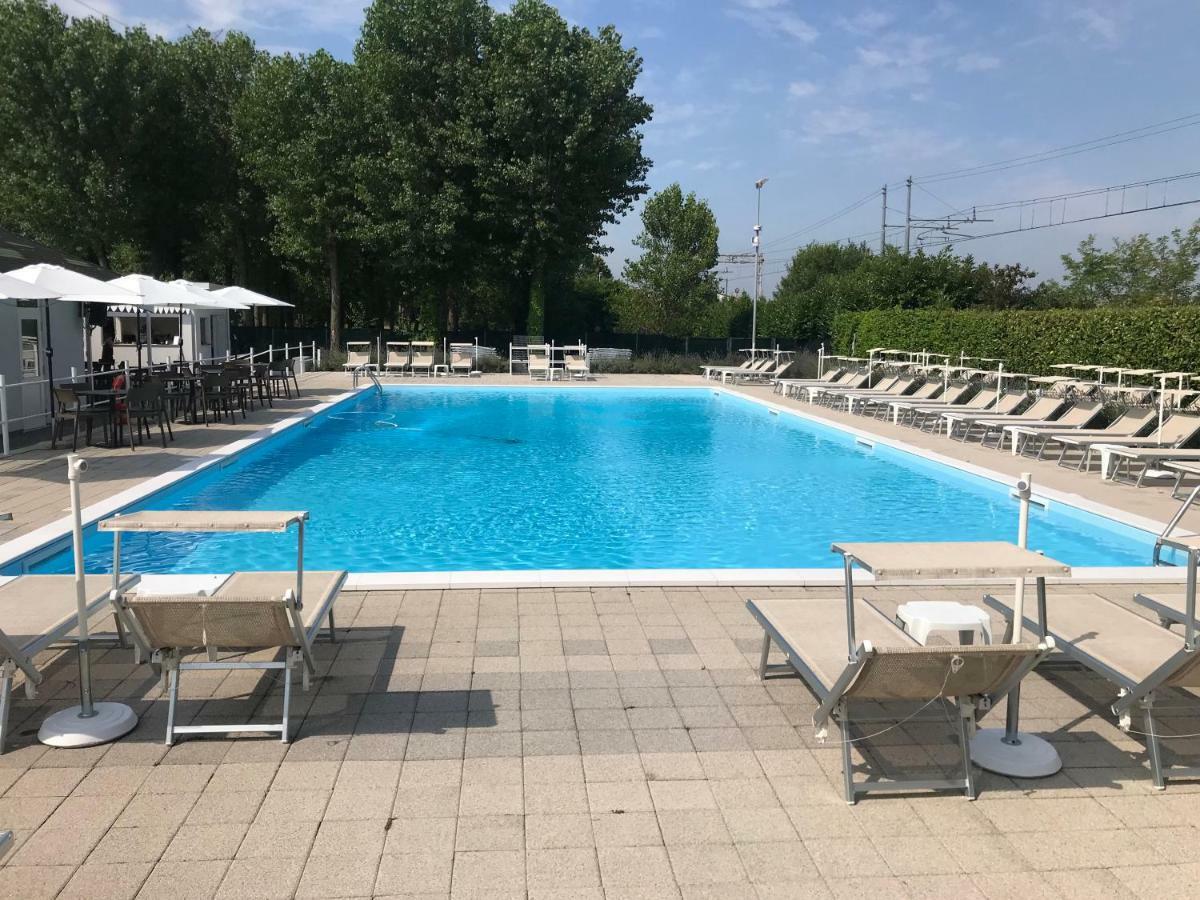 The Riverside Suite Міра Екстер'єр фото